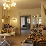 Bijou Hotel 4*