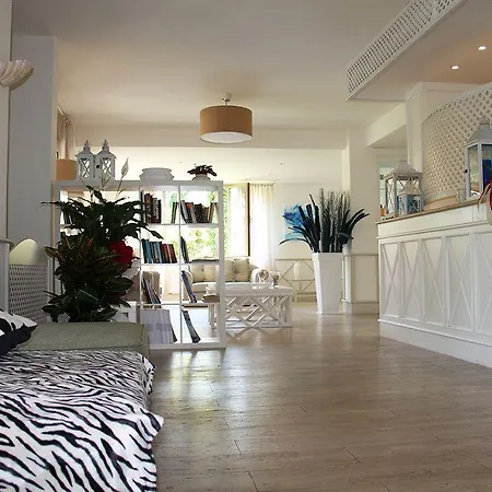 Bijou Hotel 4*