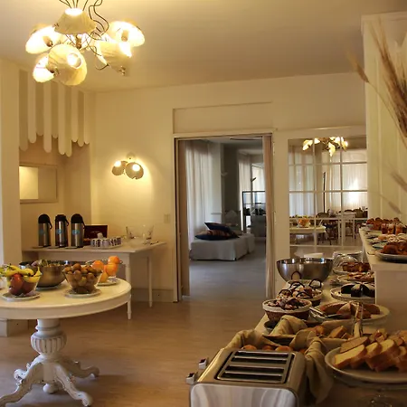 Bijou Hotel 4*